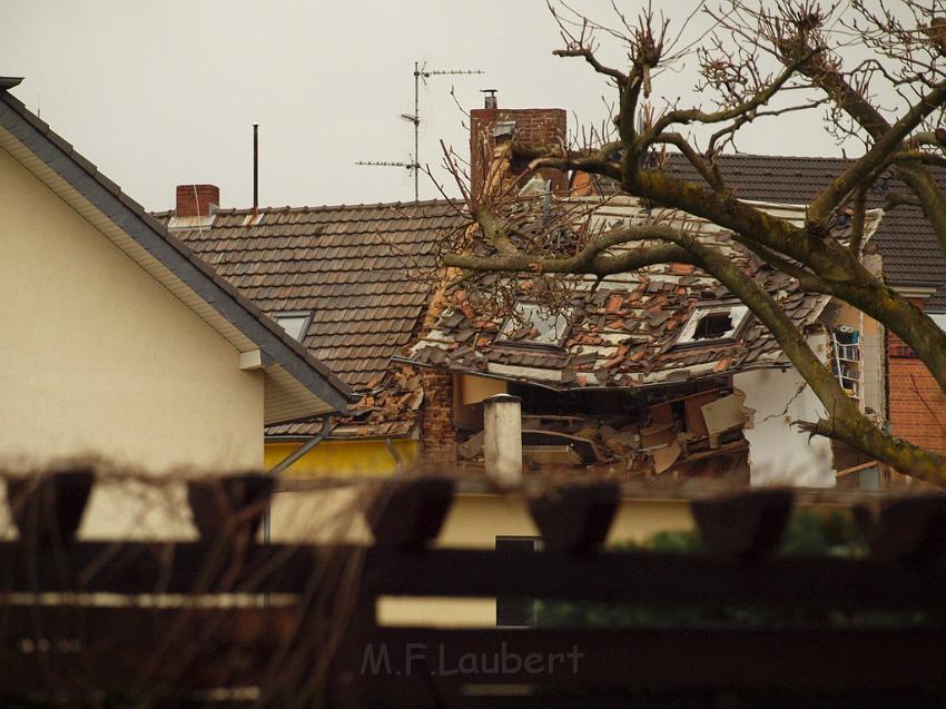 Hausexplosion Bruehl bei Koeln Pingsdorferstr P469.JPG